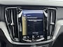 Volvo V60 2.0 T8 Twin Engine AWD Inscription | Panoramadak | Harman en Cardon | Blis | PDC V+A en camera | Adaptie Cruiscontrol | Lederen bekleding-Stoelverwarming |