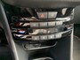 Peugeot 2008 1.2 PureTech GT-line Airco | AppleCarplay/ Android Auto | Camera | Cruise Control | DAB | LMV 17" | Leder | Pano | PDC V&A | Stoelverwarming | Trekhaak |