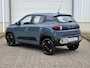 Dacia Spring Extreme 65 26.8 kWh / SOH 95% / SNELLADEN / Fabrieksgarantie tot 09-2026<100.000 km / Dealer Onderhouden / Achteruitrijcamera / Apple Carplay & Android Auto / Parkeersensoren voor en achter / Cruise Control /