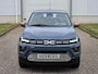 Dacia Spring Extreme 65 26.8 kWh / SOH 95% / SNELLADEN / Fabrieksgarantie tot 09-2026<100.000 km / Dealer Onderhouden / Achteruitrijcamera / Apple Carplay & Android Auto / Parkeersensoren voor en achter / Cruise Control /