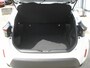 Toyota Yaris Cross Hybrid Dynamic all season parelmoer wit