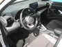 Toyota Yaris Cross Hybrid Dynamic all season parelmoer wit
