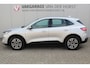 Ford Kuga 2.5-225pk PHEV Titanium. Hybride rijden voor een reëel bedrag ! Autm. airco dual, stoel-, stuur-, achterbank- en voorraamverw., navigatie, telefoonvoorb., trekhaak, metallic lak, LM wielen+ AllSeason banden etc.