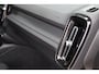 Volvo XC40 2.0 B3 Plus Dark / Panoramadak / Memory Stoelen / Harman Kardon / Keyless-Go / Stuurwielverwarming