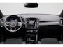 Volvo XC40 2.0 B3 Plus Dark / Panoramadak / Memory Stoelen / Harman Kardon / Keyless-Go / Stuurwielverwarming