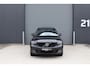 Volvo XC40 2.0 B3 Plus Dark / Panoramadak / Memory Stoelen / Harman Kardon / Keyless-Go / Stuurwielverwarming