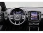 Volvo XC40 2.0 B3 Plus Dark / Panoramadak / Memory Stoelen / Harman Kardon / Keyless-Go / Stuurwielverwarming