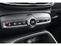 Volvo XC40 2.0 B3 Plus Dark / Panoramadak / Memory Stoelen / Harman Kardon / Keyless-Go / Stuurwielverwarming
