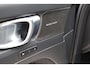 Volvo XC40 2.0 B3 Plus Dark / Panoramadak / Memory Stoelen / Harman Kardon / Keyless-Go / Stuurwielverwarming