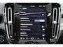 Volvo XC40 2.0 B3 Plus Dark / Panoramadak / Memory Stoelen / Harman Kardon / Keyless-Go / Stuurwielverwarming