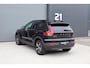 Volvo XC40 2.0 B3 Plus Dark / Panoramadak / Memory Stoelen / Harman Kardon / Keyless-Go / Stuurwielverwarming
