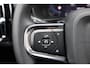 Volvo XC40 2.0 B3 Plus Dark / Panoramadak / Memory Stoelen / Harman Kardon / Keyless-Go / Stuurwielverwarming