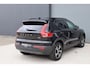 Volvo XC40 2.0 B3 Plus Dark / Panoramadak / Memory Stoelen / Harman Kardon / Keyless-Go / Stuurwielverwarming