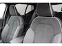 Volvo XC40 2.0 B3 Plus Dark / Panoramadak / Memory Stoelen / Harman Kardon / Keyless-Go / Stuurwielverwarming