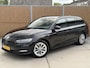 Skoda Octavia Combi 1.0 e-TSI Sport Business Automaat | LED verlichting | Stoelverwarming | Navigatiesysteem | Apple CarPlay/Android Auto Smartlink | Sfeerverlichting | 17 inch lichtmetalen velgen | Parkeersensoren voor en achter