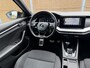 Skoda Octavia Combi 1.0 e-TSI Sport Business Automaat | LED verlichting | Stoelverwarming | Navigatiesysteem | Apple CarPlay/Android Auto Smartlink | Sfeerverlichting | 17 inch lichtmetalen velgen | Parkeersensoren voor en achter