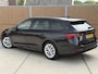 Skoda Octavia Combi 1.0 e-TSI Sport Business Automaat | LED verlichting | Stoelverwarming | Navigatiesysteem | Apple CarPlay/Android Auto Smartlink | Sfeerverlichting | 17 inch lichtmetalen velgen | Parkeersensoren voor en achter