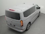 Volkswagen e-Transporter Caravelle 32 L1H1 Life 64 kWh 218 PK | LED | 3e Zitrij | Navigatie | Achteruitrij Camera | Stoelverwarming | Elek. Inklapbare Spiegels |