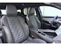 Peugeot e-5008 GT Exclusive 73 kWh 7p € 6.250,- DEMO VOORDEEL | OP VOORRAAD = SNEL RIJDEN | Trekhaak | Nappa Leder | Massage/Ventilatie/Verwarming | 360 Vision