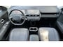 Hyundai Ioniq 5 Connect 77.4 kWh / Dealer onderhouden / Accu SoH 100% / 1.600 kg afn. Trekhaak / Navigatie / Stuur-, stoel- & achterbankverwarming / Apple Carplay Android / 19" LM wielen & All Season banden /