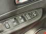 Renault Captur 120PK TCe Intens Automaat | Trekhaak | Navi | Camera | Climate Control | Cruise Control | Full LED | Lichtmetalen Velgen | Bluetooth | Parkeersensoren | Licht & Regen Sensor |