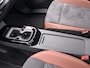 Volkswagen ID.4 Pro Business 77 kWh Panoramadak - Navigatie - Camera - Trekhaak - Warmtepomp