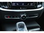 Volvo V60 2.0 T6 Recharge AWD R-Design | Panoramadak | Adaptieve Cruise Control | Lederen stoelen | Apple Carplay | Android Auto | Elektrisch bedienbare achterklep | Stoelverwarming | Stuurwielverwarming