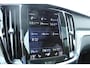 Volvo V60 2.0 T6 Recharge AWD R-Design | Panoramadak | Adaptieve Cruise Control | Lederen stoelen | Apple Carplay | Android Auto | Elektrisch bedienbare achterklep | Stoelverwarming | Stuurwielverwarming