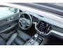 Volvo V60 2.0 T6 Recharge AWD R-Design | Panoramadak | Adaptieve Cruise Control | Lederen stoelen | Apple Carplay | Android Auto | Elektrisch bedienbare achterklep | Stoelverwarming | Stuurwielverwarming