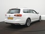 Volkswagen Passat Variant 1.4 TSI PHEV GTE Business Navigatie - ACC - Stoelverwarming - Pano-dak - Camera - Leder - LED