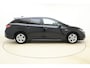 Toyota Corolla 1.8 Hybrid Style Automaat | Navigatie via carplay | Camera | Keyless | Parkeersensoren Extra getint glas | Stuurwielverwarming