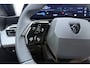 Peugeot E-3008 Allure Long Range 230 97 kWh DEMO | 680 KM WLTP | Camera Voor/Achter/Zijkanten | Stoel Verwarming | Panoramic Navigation Pack