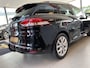 Renault Clio Estate 0.9 TCe Intens,1e Eigenaar,Dealeronderhouden,Navigatie,Parkeerassistent,Climate&Cruiscontrol,Spraakbediening,Keyless,Trekhaak,Acteruitrijsensoren,Halfstof/Leder,Dakrail,16 Inch Lmv