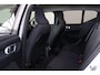Volvo XC40 T5 Recharge Inscription - IntelliSafe Assist & Surround - Adaptieve LED koplampen - Parkeercamera achter - Verwarmde voorstoelen & stuur - Parkeersensoren voor & achter - Elektr. bedienb. voorstoelen met geheugen links - Draadloze tel. lader - Extra getint glas - Inklapbare trekhaak - 19' LMV