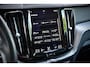Volvo XC60 2.0 T8 Twin Engine AWD R-Design / Pano / Luchtvering / 22 Inch / B&W / Leder