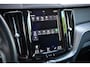 Volvo XC60 2.0 T8 Twin Engine AWD R-Design / Pano / Luchtvering / 22 Inch / B&W / Leder