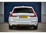 Volvo XC60 2.0 T8 Twin Engine AWD R-Design / Pano / Luchtvering / 22 Inch / B&W / Leder