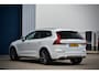 Volvo XC60 2.0 T8 Twin Engine AWD R-Design / Pano / Luchtvering / 22 Inch / B&W / Leder
