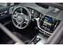 Volvo XC60 2.0 T8 Twin Engine AWD R-Design / Pano / Luchtvering / 22 Inch / B&W / Leder