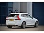 Volvo XC60 2.0 T8 Twin Engine AWD R-Design / Pano / Luchtvering / 22 Inch / B&W / Leder