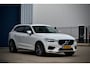 Volvo XC60 2.0 T8 Twin Engine AWD R-Design / Pano / Luchtvering / 22 Inch / B&W / Leder