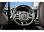 Volvo XC60 2.0 T8 Twin Engine AWD R-Design / Pano / Luchtvering / 22 Inch / B&W / Leder