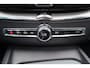 Volvo XC60 2.0 T8 Plug-in hybrid AWD Plus Dark Soh 100% FABRIEKSGARANTIE Panoramadak/Orrefors kristal pook/Zwarte hemel/Stoelverwarming voor & achter/Stuurverwarming/Harman kardon audio/360 camera/Elektrische stoelen met geheugen/Adaptieve cruis control/Lane assist/