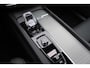 Volvo XC60 2.0 T8 Plug-in hybrid AWD Plus Dark Soh 100% FABRIEKSGARANTIE Panoramadak/Orrefors kristal pook/Zwarte hemel/Stoelverwarming voor & achter/Stuurverwarming/Harman kardon audio/360 camera/Elektrische stoelen met geheugen/Adaptieve cruis control/Lane assist/