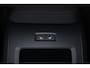 Volvo XC60 T6 Recharge AWD Plus Black Edition - IntelliSafe Assist & Surround - Harman/Kardon audio - Parkeercamera achter - Verwarmde voorstoelen, stuur & achterbank - Parkeersensoren voor & achter - Elektr. bedienb. voorstoelen met geheugen - Draadloze tel. lader - Extra getint glas - 21' LMV