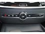 Volvo V60 B4 Plus Bright - Panorama/schuifdak - IntelliSafe Assist - 360º Camera - Harman/Kardon audio - Adaptieve LED koplampen - Verwarmde voorstoelen, stuur & achterbank - Parkeersensoren voor & achter - Elektr. bedienb. voorstoelen met geheugen - Draadloze tel. lader - Standkachel - Inklapbare trekhaak - 18' LMV