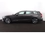 Volvo V60 B4 Plus Bright - Panorama/schuifdak - IntelliSafe Assist - 360º Camera - Harman/Kardon audio - Adaptieve LED koplampen - Verwarmde voorstoelen, stuur & achterbank - Parkeersensoren voor & achter - Elektr. bedienb. voorstoelen met geheugen - Draadloze tel. lader - Standkachel - Inklapbare trekhaak - 18' LMV