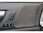 Volvo V60 B4 Plus Bright - Panorama/schuifdak - IntelliSafe Assist - 360º Camera - Harman/Kardon audio - Adaptieve LED koplampen - Verwarmde voorstoelen, stuur & achterbank - Parkeersensoren voor & achter - Elektr. bedienb. voorstoelen met geheugen - Draadloze tel. lader - Standkachel - Inklapbare trekhaak - 18' LMV