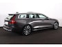 Volvo V60 B4 Plus Bright - Panorama/schuifdak - IntelliSafe Assist - 360º Camera - Harman/Kardon audio - Adaptieve LED koplampen - Verwarmde voorstoelen, stuur & achterbank - Parkeersensoren voor & achter - Elektr. bedienb. voorstoelen met geheugen - Draadloze tel. lader - Standkachel - Inklapbare trekhaak - 18' LMV