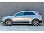 Kia Niro Hybrid 1.6 GDi DynamicLine / Apple Carplay / Adaptive Cruise / Stoel + Stuur Verwarming / Climate Control / Parkeercamera + Sensoren / Keyless Start /